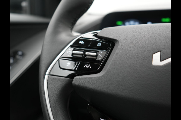 Kia Niro EV DynamicPlusLine 64.8 kWh 204pk | Panodak | Head Up | Adaptive Cruise | Camera | Lederen Sportstoelen & Stuur Verwarmd | Keyless | Blis | Sfeerverlichting | Apple Carplay | Navigatie | DAB |
