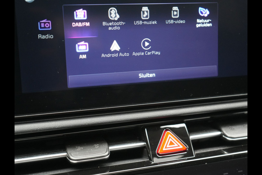 Kia Niro EV DynamicPlusLine 64.8 kWh 204pk | Panodak | Head Up | Adaptive Cruise | Camera | Lederen Sportstoelen & Stuur Verwarmd | Keyless | Blis | Sfeerverlichting | Apple Carplay | Navigatie | DAB |