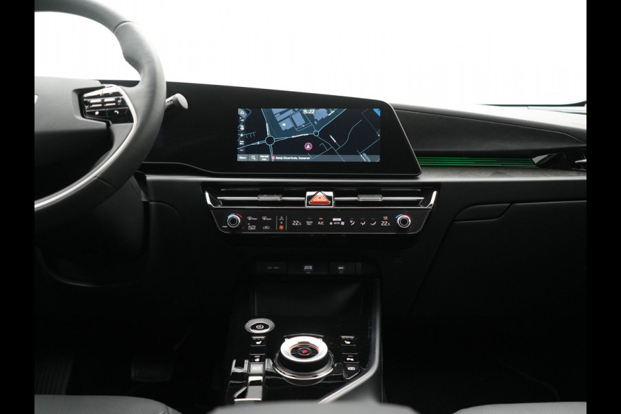 Kia Niro EV DynamicPlusLine 64.8 kWh 204pk | Panodak | Head Up | Adaptive Cruise | Camera | Lederen Sportstoelen & Stuur Verwarmd | Keyless | Blis | Sfeerverlichting | Apple Carplay | Navigatie | DAB |