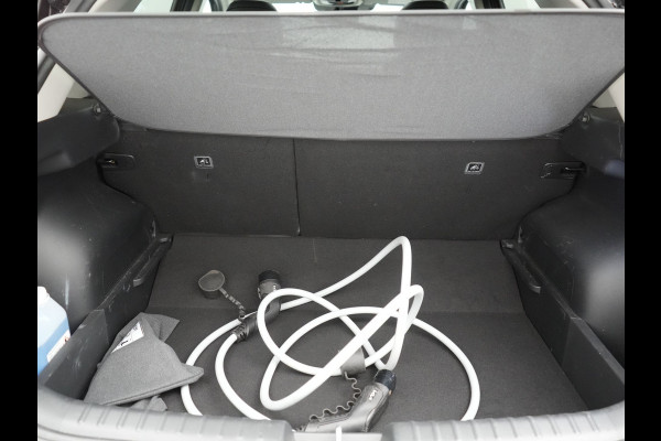 Kia Niro EV DynamicPlusLine 64.8 kWh 204pk | Panodak | Head Up | Adaptive Cruise | Camera | Lederen Sportstoelen & Stuur Verwarmd | Keyless | Blis | Sfeerverlichting | Apple Carplay | Navigatie | DAB |