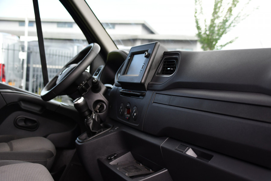 Renault Master T35 2.3 dCi 150 L2H2 PB Edition Camera, Cruise, LED, 150pk, Multimedia, LED, Trekhaak, NAVI, Uniek!