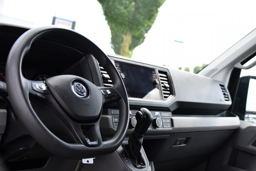 Volkswagen Crafter 35 2.0 TDI L3H3 Black Edition Camera, Cruise, Carplay, 177pk, Multimedia, Geveerde stoel, Uniek!