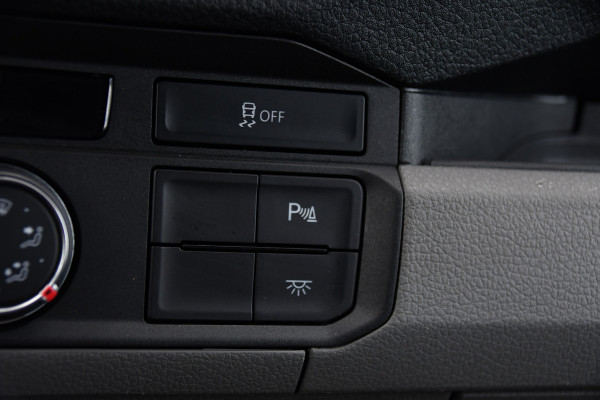 Volkswagen Crafter 35 2.0 TDI L3H3 Black Edition Camera, Cruise, Carplay, 177pk, Multimedia, Geveerde stoel, Uniek!