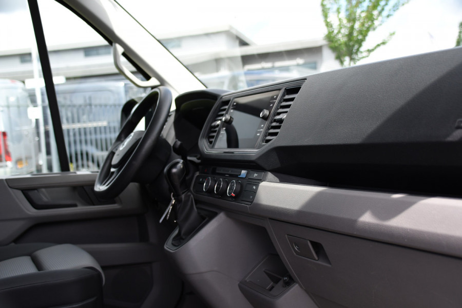 Volkswagen Crafter 35 2.0 TDI L3H3 Black Edition Camera, Cruise, Carplay, 177pk, Multimedia, Geveerde stoel, Uniek!