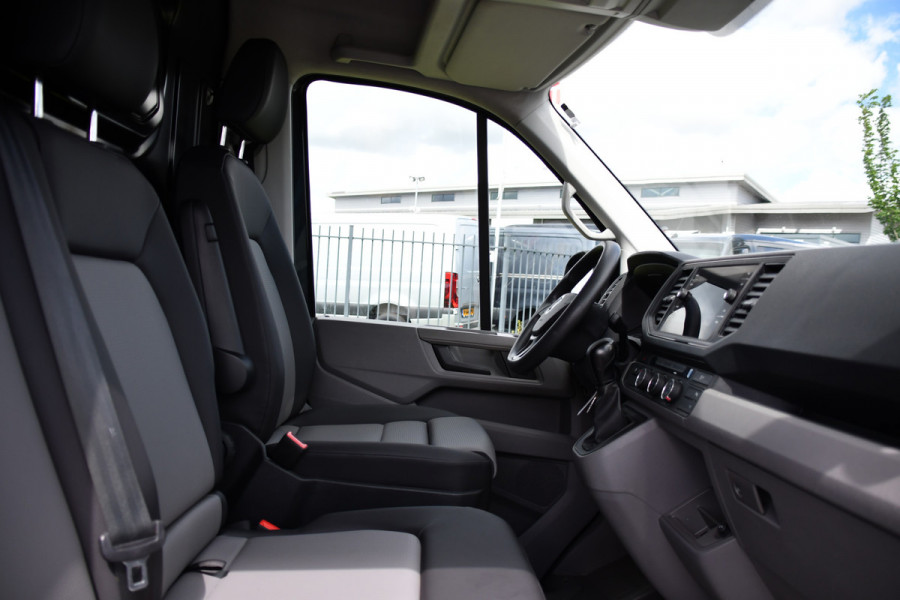 Volkswagen Crafter 35 2.0 TDI L3H3 Black Edition Camera, Cruise, Carplay, 177pk, Multimedia, Geveerde stoel, Uniek!