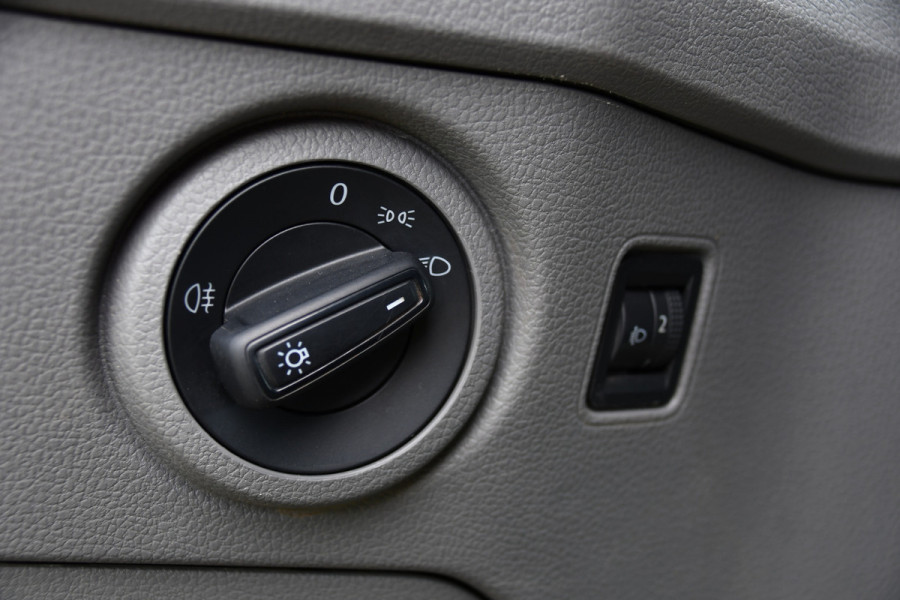 Volkswagen Crafter 35 2.0 TDI L3H3 Black Edition Camera, Cruise, Carplay, 177pk, Multimedia, Geveerde stoel, Uniek!