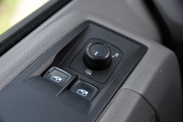Volkswagen Crafter 35 2.0 TDI L3H3 Black Edition Camera, Cruise, Carplay, 177pk, Multimedia, Geveerde stoel, Uniek!