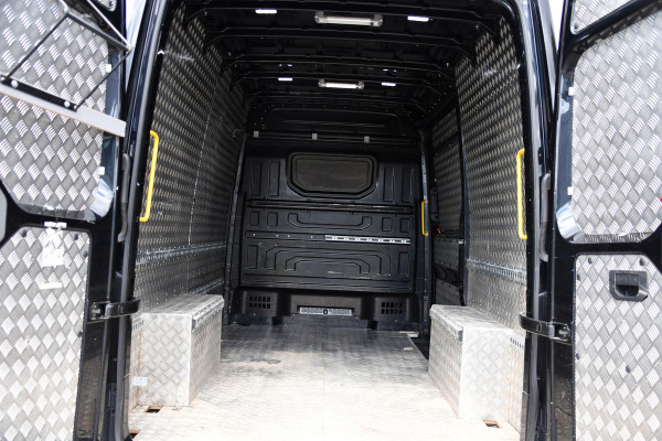 Volkswagen Crafter 35 2.0 TDI L3H3 Black Edition Camera, Cruise, Carplay, 177pk, Multimedia, Geveerde stoel, Uniek!
