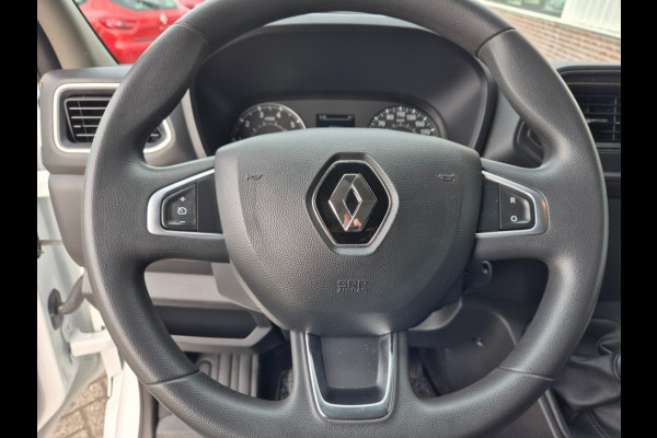 Renault Master L2H2 2,3 dci 135 Pk Euro 6 35.693 Km!! PDC Camera Navi 2500 Kg Trekgewicht