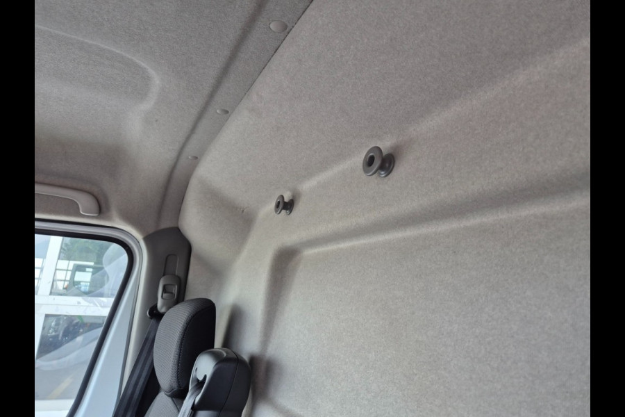 Renault Master L2H2 2,3 dci 135 Pk Euro 6 35.693 Km!! PDC Camera Navi 2500 Kg Trekgewicht