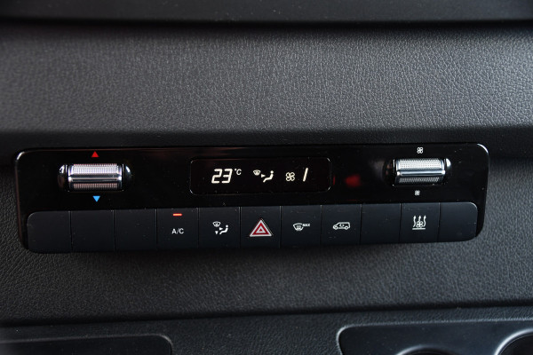 Mercedes-Benz Sprinter 317 1.9 CDI L2H1 RWD Black Edition Adaptieve Cruise, Camera, LED, Carplay, 3500kg Trekhaak, Stoelverwarming, Standkachel, Softclose, Automaat, Uniek!