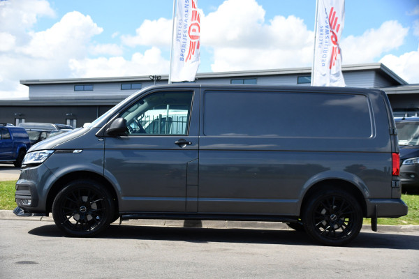 Volkswagen Transporter 2.0 TDI L1H1 30 Bulli Edition Adaptieve Cruise, Camera, Carplay, LED, Stoelverwarming, Standkachel, 150pk, Trekhaak, Uniek!