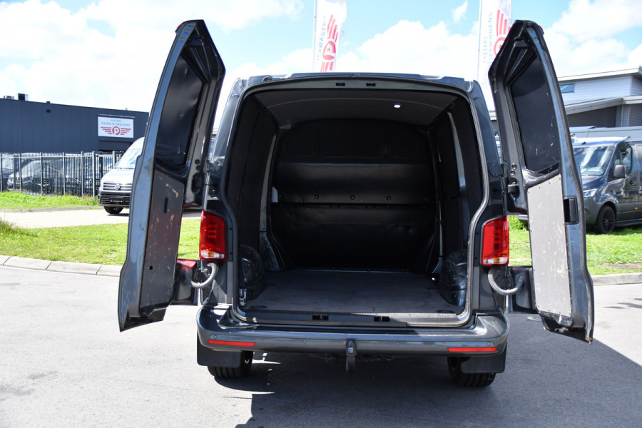 Volkswagen Transporter 2.0 TDI L1H1 30 Bulli Edition Adaptieve Cruise, Camera, Carplay, LED, Stoelverwarming, Standkachel, 150pk, Trekhaak, Uniek!