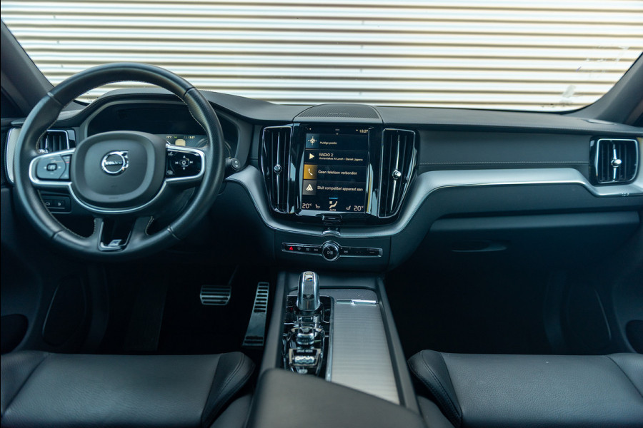Volvo XC60 T8 Aut. R-Design 360camera Stoelverwarming 390pk
