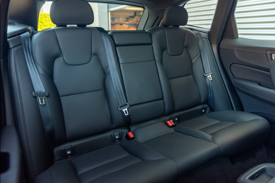Volvo XC60 T8 Aut. R-Design 360camera Stoelverwarming 390pk