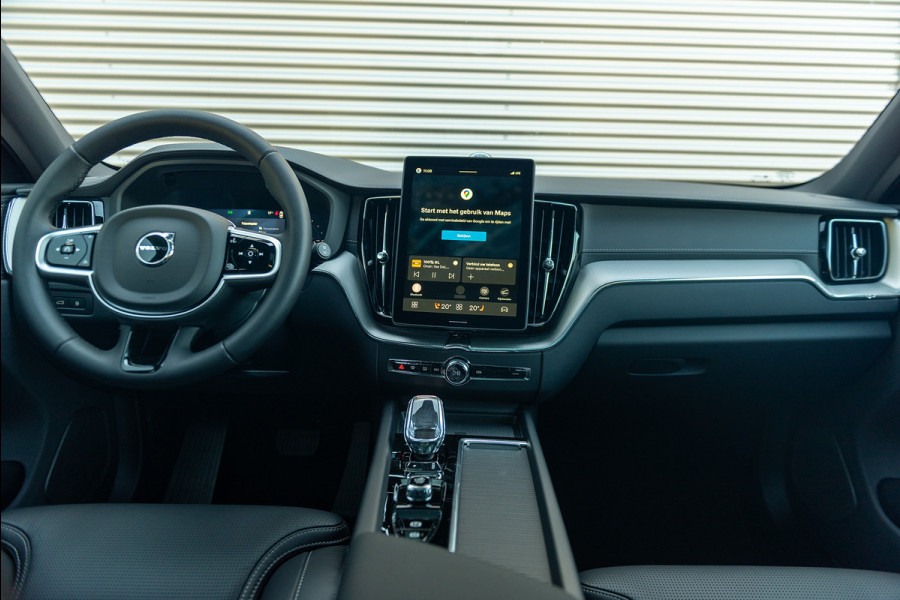 Volvo XC60 T6 Aut. Ultra Black Edition ACC Luchtvering 360camera Stoelverwarming 350pk
