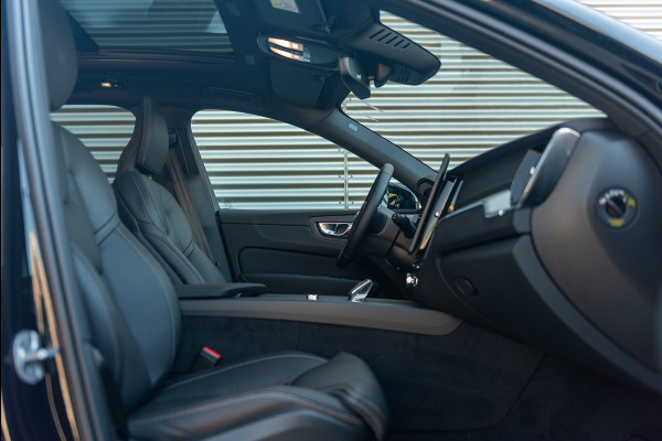 Volvo XC60 T6 Aut. Ultra Black Edition ACC Luchtvering 360camera Stoelverwarming 350pk
