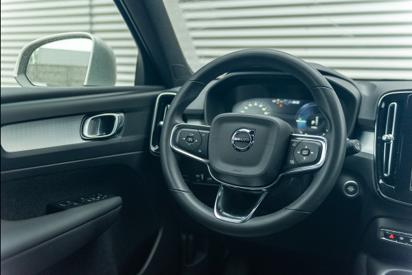 Volvo XC40 T4 Aut. Plug-in Hybrid Plus Bright Stoelverwarming Parkeercamera 211pk