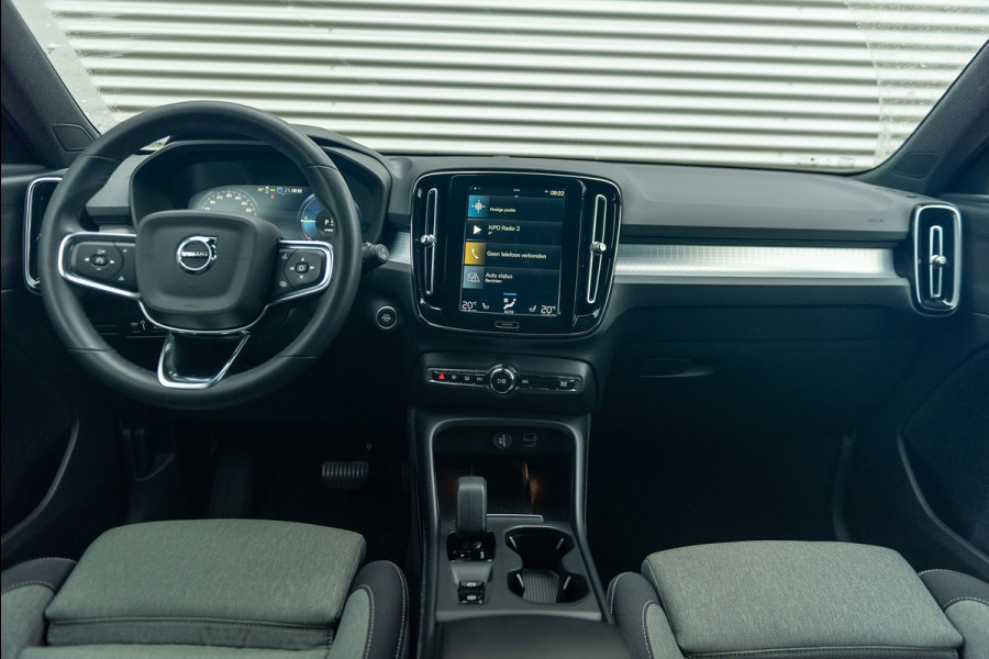 Volvo XC40 T4 Aut. Plug-in Hybrid Plus Bright Stoelverwarming Parkeercamera 211pk