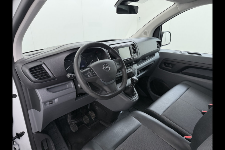 Opel Vivaro 2.0CDTI 123PK L2H1 3-Persoons Trekhaak 360°Camera Euro 6 Navi Airco Apple Carplay Android Auto Cruise Control Pdc Edition Dakdragers Betonplex vloer Inbouwkasten Regen-Lichtsensor 1e Eigenaar 2.500KG Trekgewicht Dealeronderhouden