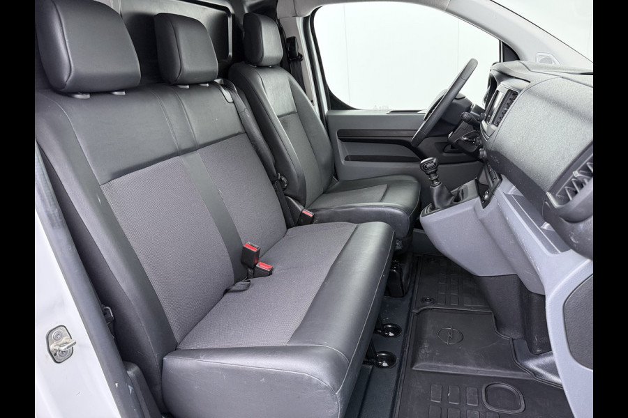 Opel Vivaro 2.0CDTI 123PK L2H1 3-Persoons Trekhaak 360°Camera Euro 6 Navi Airco Apple Carplay Android Auto Cruise Control Pdc Edition Dakdragers Betonplex vloer Inbouwkasten Regen-Lichtsensor 1e Eigenaar 2.500KG Trekgewicht Dealeronderhouden