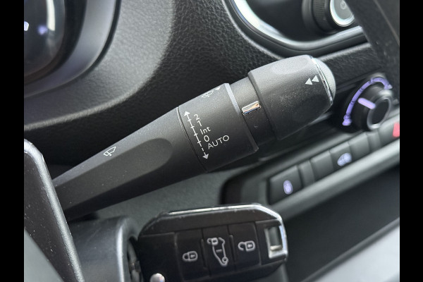 Opel Vivaro 2.0CDTI 123PK L2H1 3-Persoons Trekhaak 360°Camera Euro 6 Navi Airco Apple Carplay Android Auto Cruise Control Pdc Edition Dakdragers Betonplex vloer Inbouwkasten Regen-Lichtsensor 1e Eigenaar 2.500KG Trekgewicht Dealeronderhouden