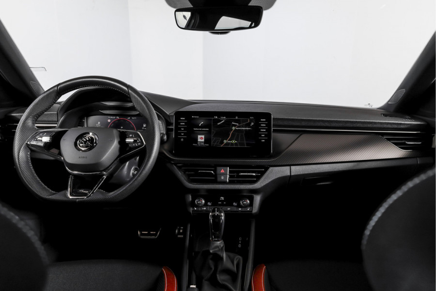 Škoda Kamiq 1.5 TSI ACT 150 PK Monte Carlo - Automaat | Pano | Dig. Cockpit | Cruise | Stoelverw. | PDC | Camera | App. Connect | ECC | Afn. Trekhaak | LM 18" |