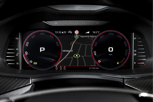 Škoda Kamiq 1.5 TSI ACT 150 PK Monte Carlo - Automaat | Pano | Dig. Cockpit | Cruise | Stoelverw. | PDC | Camera | App. Connect | ECC | Afn. Trekhaak | LM 18" |