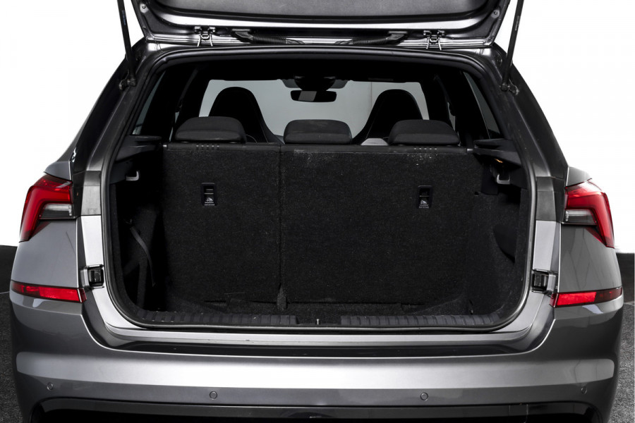 Škoda Kamiq 1.5 TSI ACT 150 PK Monte Carlo - Automaat | Pano | Dig. Cockpit | Cruise | Stoelverw. | PDC | Camera | App. Connect | ECC | Afn. Trekhaak | LM 18" |