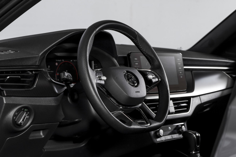Škoda Kamiq 1.5 TSI ACT 150 PK Monte Carlo - Automaat | Pano | Dig. Cockpit | Cruise | Stoelverw. | PDC | Camera | App. Connect | ECC | Afn. Trekhaak | LM 18" |