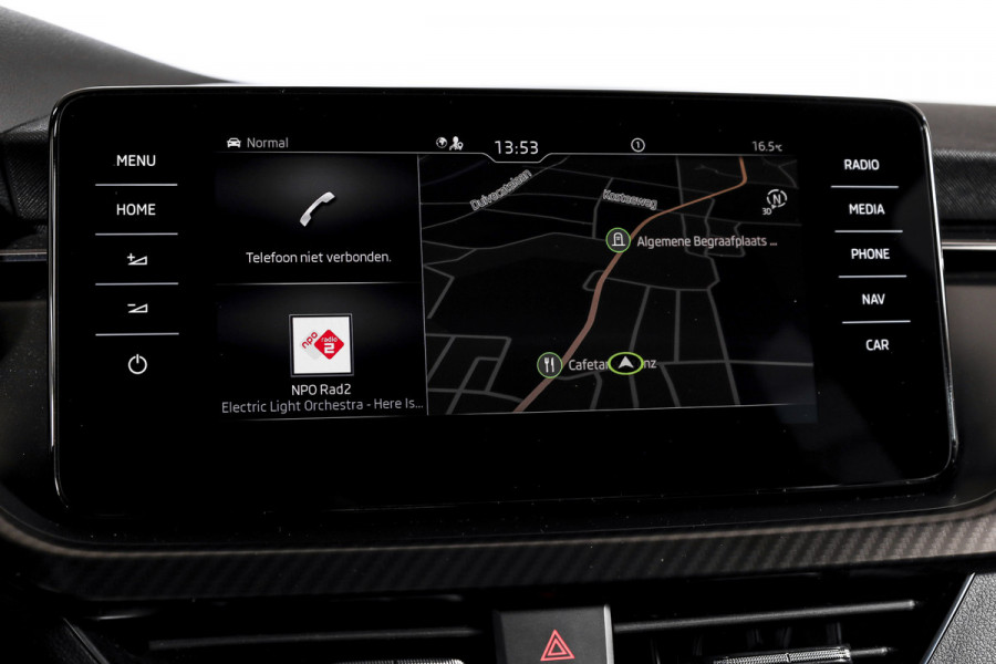 Škoda Kamiq 1.5 TSI ACT 150 PK Monte Carlo - Automaat | Pano | Dig. Cockpit | Cruise | Stoelverw. | PDC | Camera | App. Connect | ECC | Afn. Trekhaak | LM 18" |