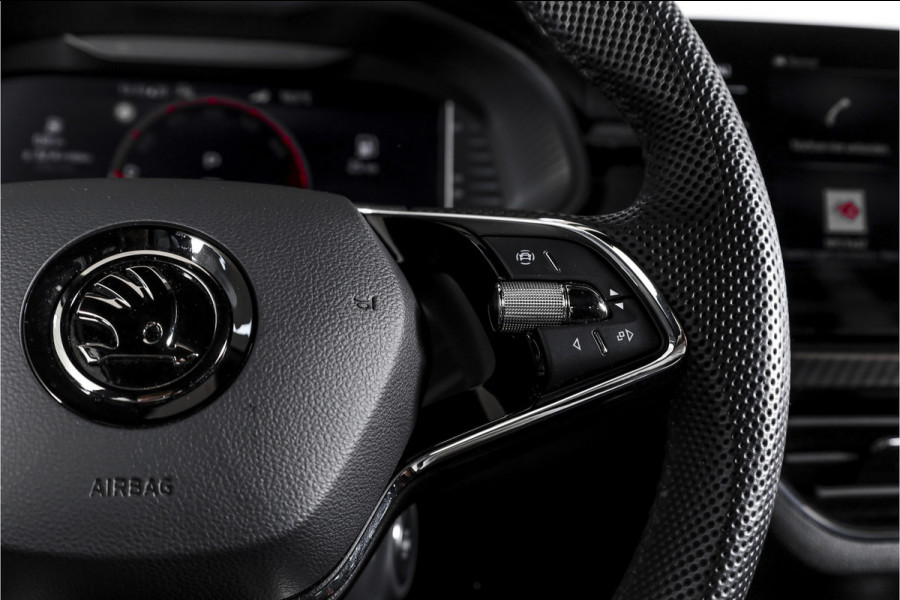 Škoda Kamiq 1.5 TSI ACT 150 PK Monte Carlo - Automaat | Pano | Dig. Cockpit | Cruise | Stoelverw. | PDC | Camera | App. Connect | ECC | Afn. Trekhaak | LM 18" |