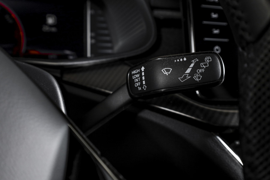 Škoda Kamiq 1.5 TSI ACT 150 PK Monte Carlo - Automaat | Pano | Dig. Cockpit | Cruise | Stoelverw. | PDC | Camera | App. Connect | ECC | Afn. Trekhaak | LM 18" |