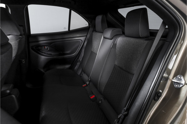 Toyota Yaris Cross 1.5 Hybrid 115 Dynamic | Dig.Cockpit | Adapt.Cruise | Stoel-+stuurverwarming | Camera | PDC | NAV+App.Connect | Auto.Airco | LM 17" | 3717