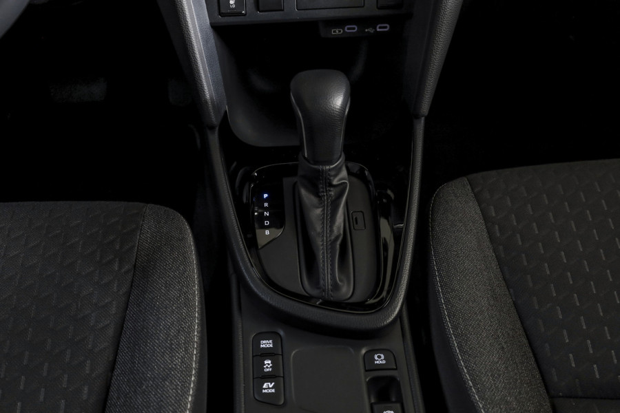 Toyota Yaris Cross 1.5 Hybrid 115 Dynamic | Dig.Cockpit | Adapt.Cruise | Stoel-+stuurverwarming | Camera | PDC | NAV+App.Connect | Auto.Airco | LM 17" | 3717