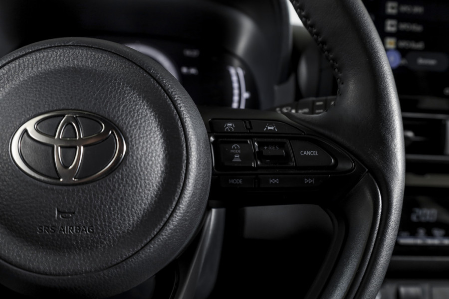 Toyota Yaris Cross 1.5 Hybrid 115 Dynamic | Dig.Cockpit | Adapt.Cruise | Stoel-+stuurverwarming | Camera | PDC | NAV+App.Connect | Auto.Airco | LM 17" | 3717