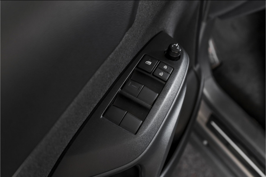 Toyota Yaris Cross 1.5 Hybrid 115 Dynamic | Dig.Cockpit | Adapt.Cruise | Stoel-+stuurverwarming | Camera | PDC | NAV+App.Connect | Auto.Airco | LM 17" | 3717