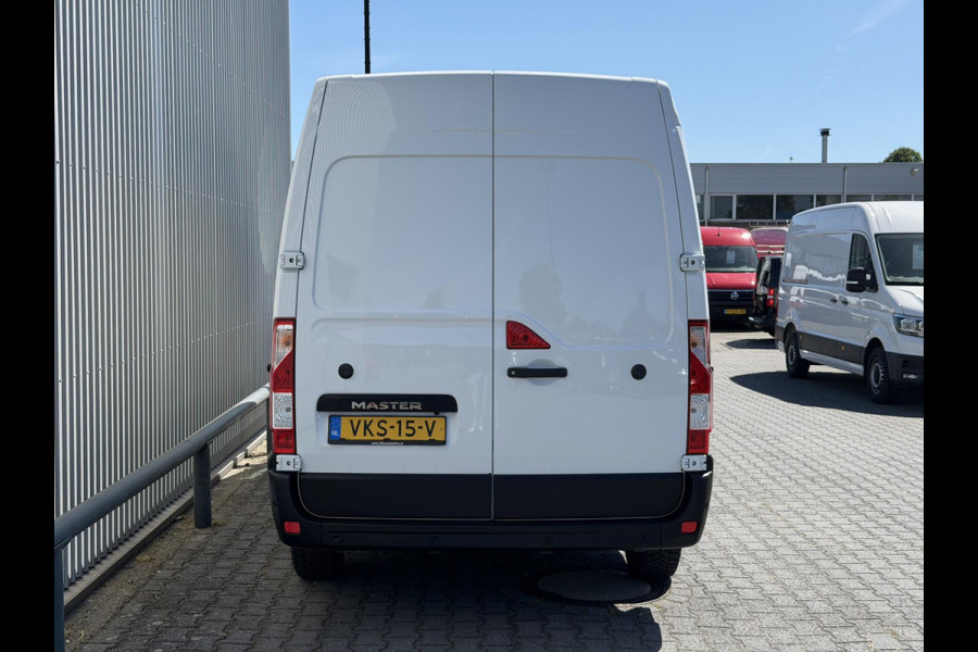 Renault Master T35 2.3 dCi 135 L3H2*NAVI*CRUISE*CAM*A/C*TEL*3PERS