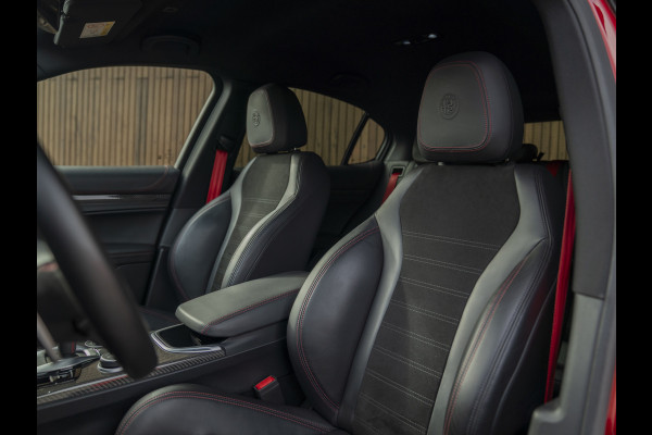 Alfa Romeo Stelvio 2.9 V6 AWD Quadrifoglio | Harman/Kardon | Rosso Competizione | Adapt. cruise | CarPlay | Carbon stuur