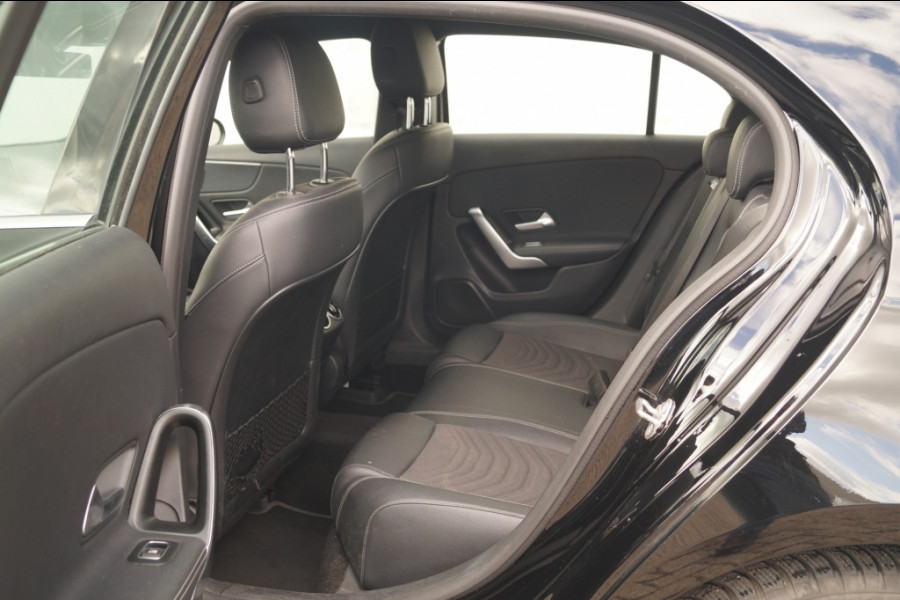 Mercedes-Benz A-Klasse 180 Automaat Luxury Line -LED-ECC-PDC-CAM-