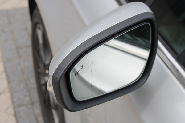Ford Mondeo 2.0 IVCT HEV Titanium | Camera | Adaptieve Cruise Control | Navigatie | Stoelverwarming | Sony Audio