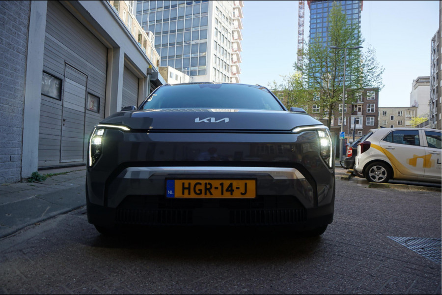 Kia EV3 Plus 81.4 kWh | Adaptieve cruise + Lane dep | 605km WLTP | Apple Carplay | Verwarde stoelen + stuurwiel | Keyless |
