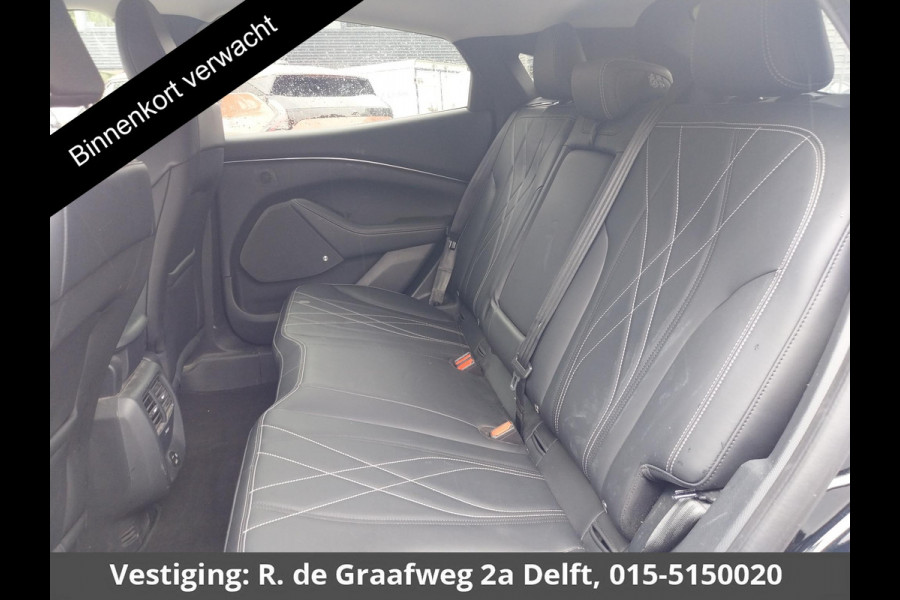 Ford Mustang Mach-E Extended RWD 98 kWh SOH 94% | Navigatie | Trekhaak | Stuur-& Stoelverwarming | Leder | Camera |