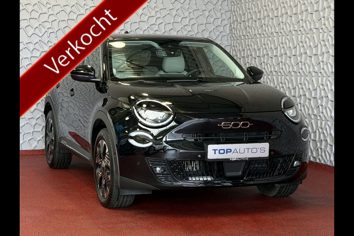 Fiat 600 1.2 Hybrid La Prima • Luxe Leder • Massage • Elek. Stoel • ACC • Camera • Elek. Klep • 18" LMV ✅ Top Auto Fiat Wijchen , 30 Jaar ervaring in Fiat , Wij leveren de : Icon / La Prima / Pop / Sport . Urban / Benzine / Hybrid . Met Fabrieksgarantie ✅