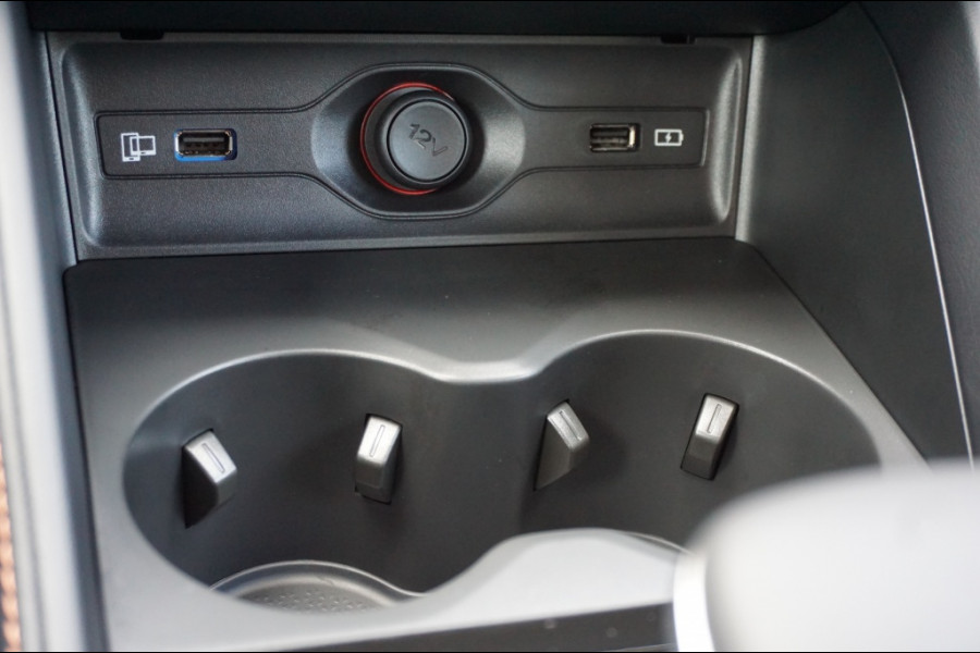 MG MG HS PHEV 272PK Luxury 1.500 TREKGEWICHT | 7 JR GARANTIE | 100KM EL. BEREI