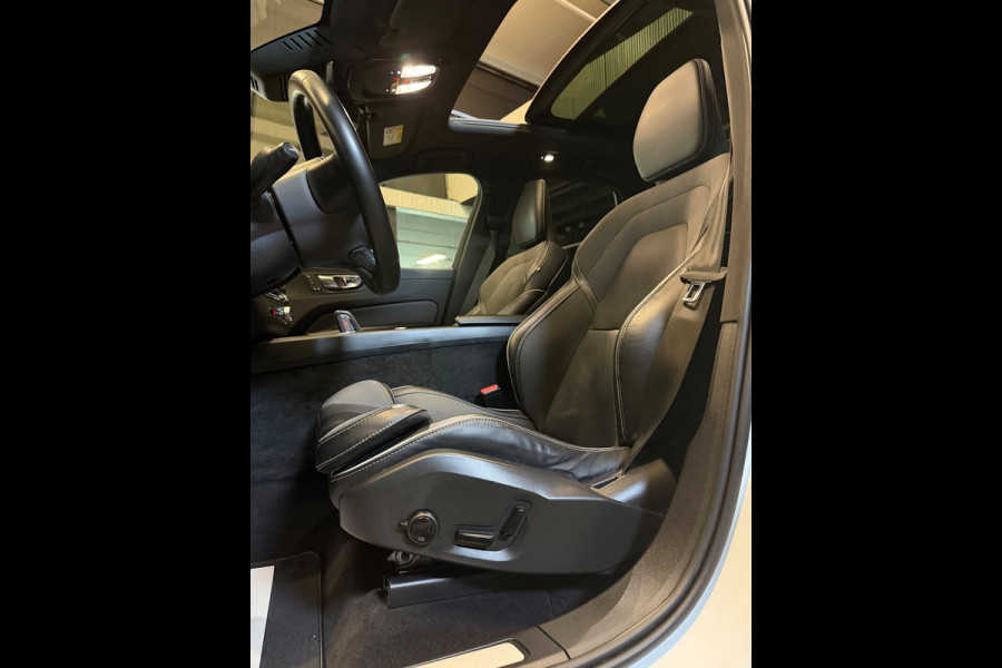 Volvo XC60 2.0 Recharge T6 AWD R-Design|PANO|HUD|360CAMERA|BOMVOL!