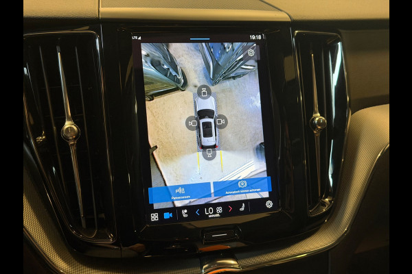 Volvo XC60 2.0 Recharge T6 AWD R-Design|PANO|HUD|360CAMERA|BOMVOL!