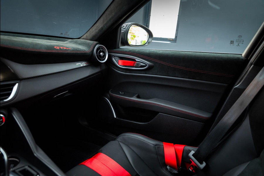 Alfa Romeo Giulia 2.9 V6 Quadrifoglio GTAm / PPF / 1e eig. / Keramisch / Nieuwstaat / 6-punt