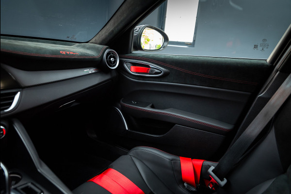 Alfa Romeo Giulia 2.9 V6 Quadrifoglio GTAm / PPF / 1e eig. / Keramisch / Nieuwstaat / 6-punt