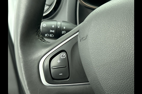 Renault Clio Estate 0.9 TCe Limited 90PK / Pdc. / Airco / Navigatie / Radio multimedia / Apk 06-2028